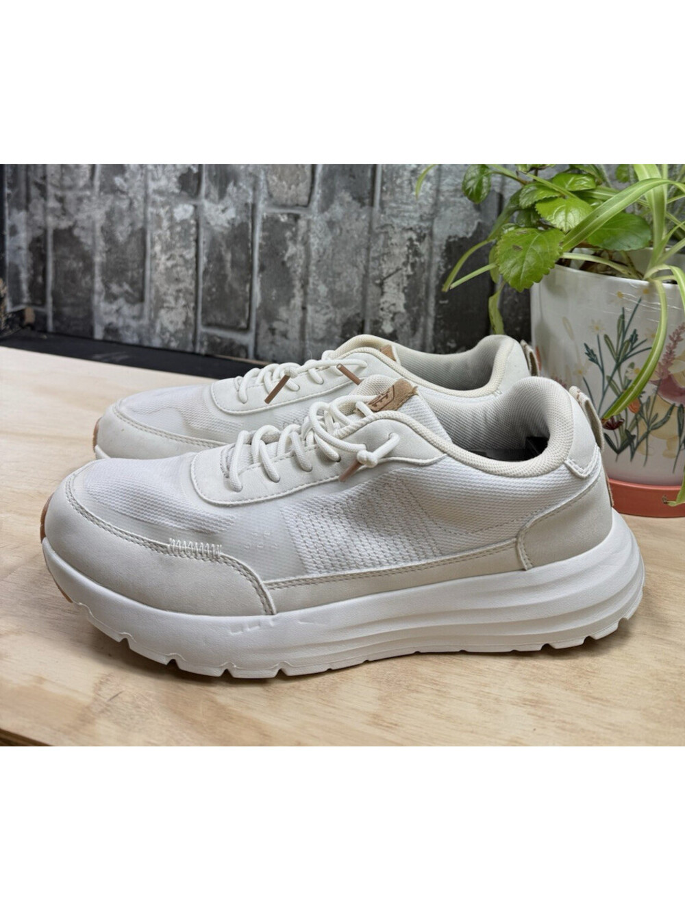 Hey Dude Sirocco Alta W Neutrals Women’s White Low Top Lace-Up Logo Mesh